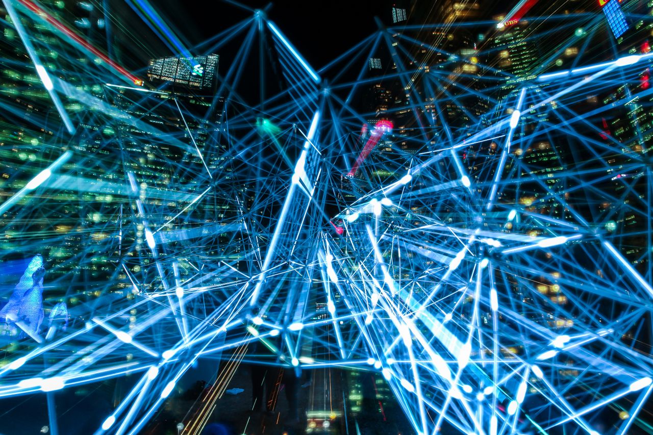 Grafo de autoridad digital y conexiones semánticas optimizadas para GEO